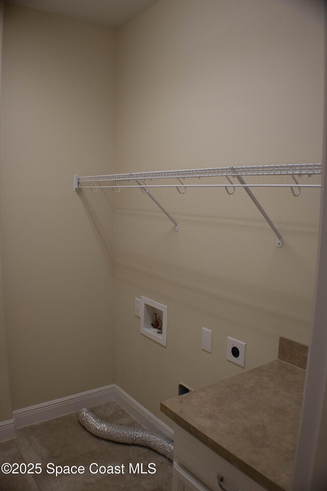 Building Photo - 7518 Bluemink Ln