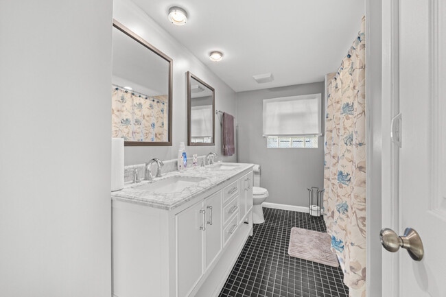 Building Photo - 4136 Park Ave