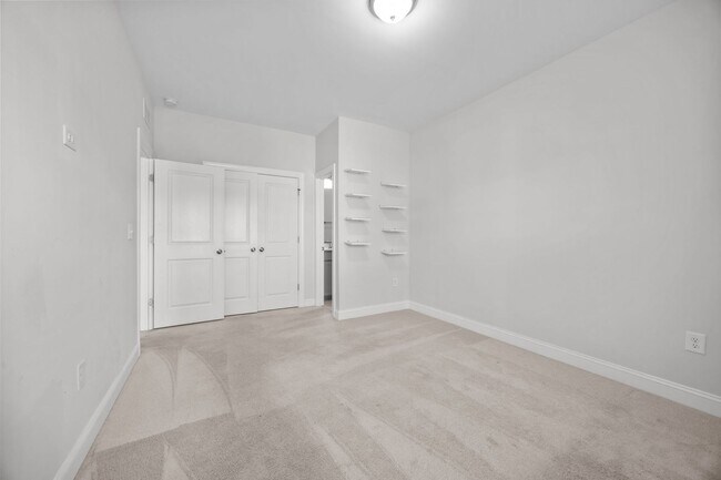 Building Photo - Modern 5-Bed, 4-Bath Family Home with Garage & Pool Access – Devon Square