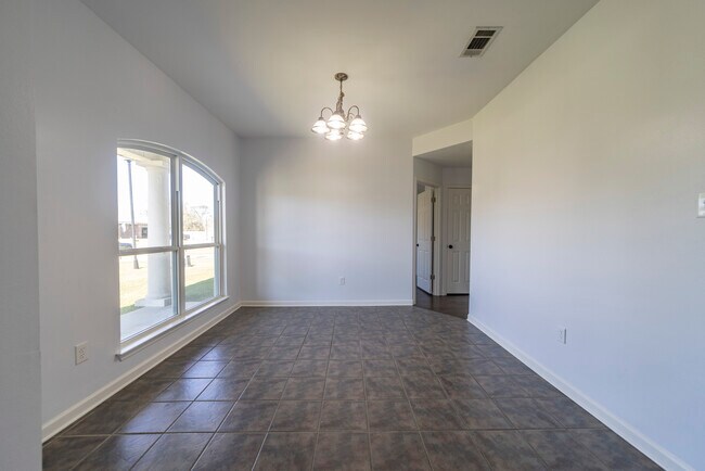 Building Photo - 35576 Melrose Ave