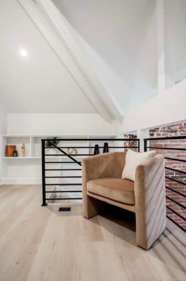 Building Photo - 807 E 22nd Ave