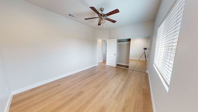 Building Photo - PRICE REDUCED!