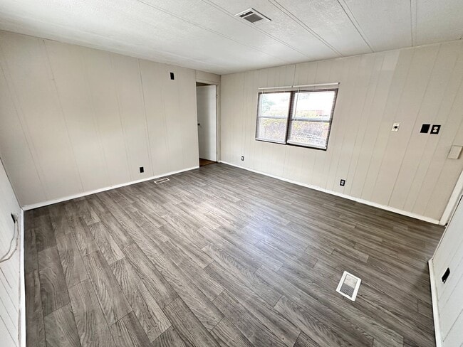Building Photo - 6728 San Luis Obispo Ave NE