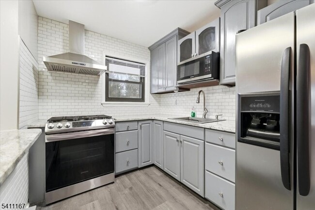 Building Photo - 401 US-22