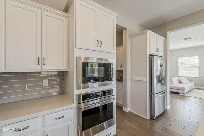 Building Photo - 3310 E Los Gatos Dr