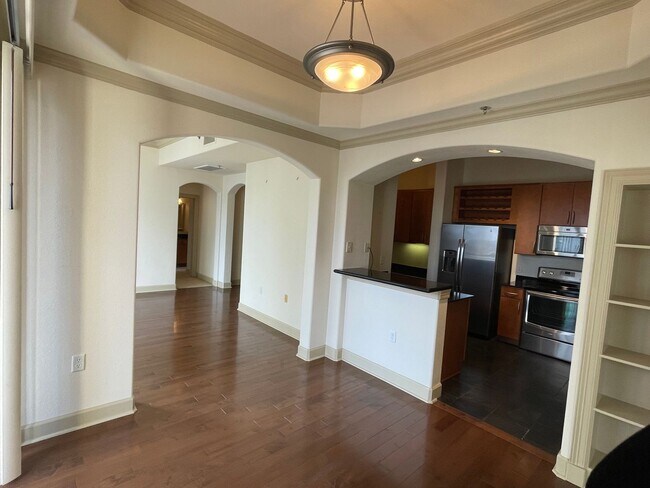 Building Photo - 2 Bedroom, 2 Bathroom Spacious Condo with Dining & Living Room within Heart of Buckhead