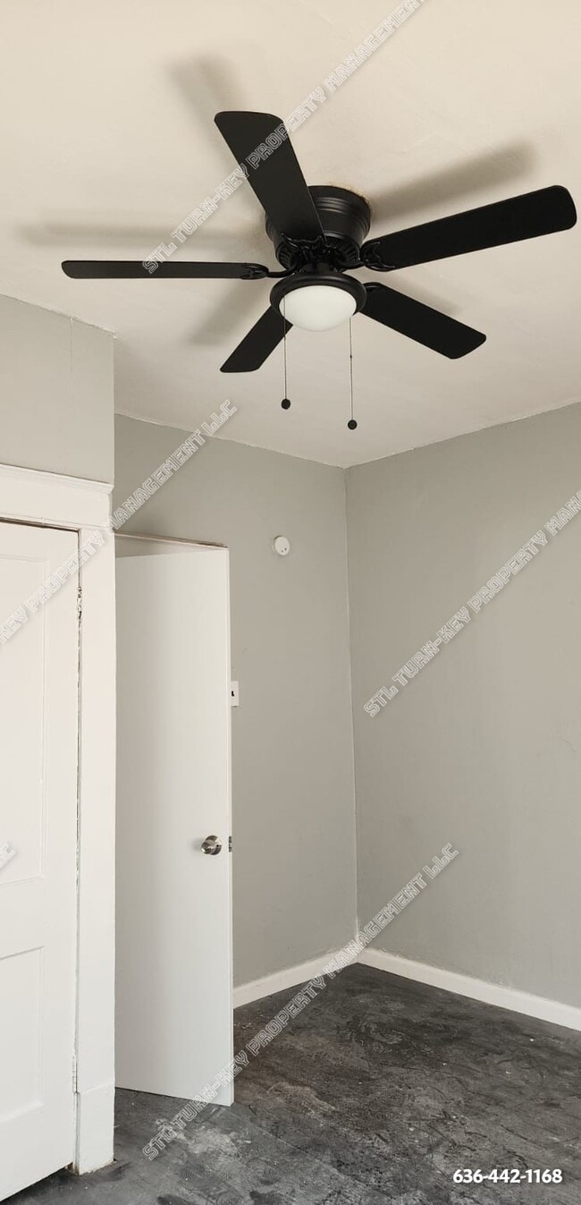 Building Photo - 1131 Canaan Ave