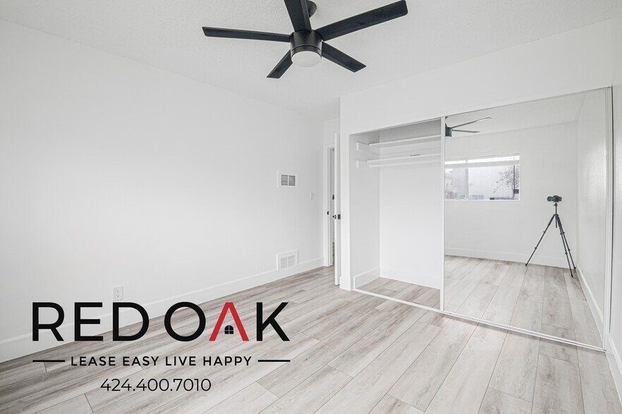 Building Photo - 630 N Cerritos Ave