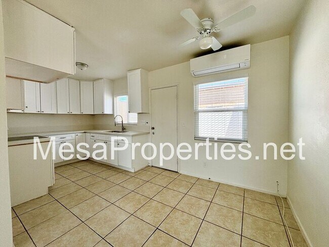 Building Photo - 26650 Josma Rd