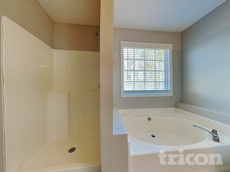 Building Photo - 63 Cliff View Dr