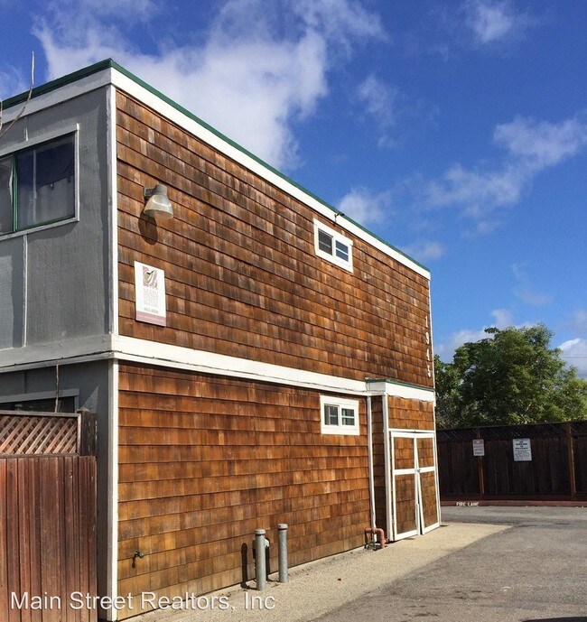 Building Photo - 1945 42nd Ave