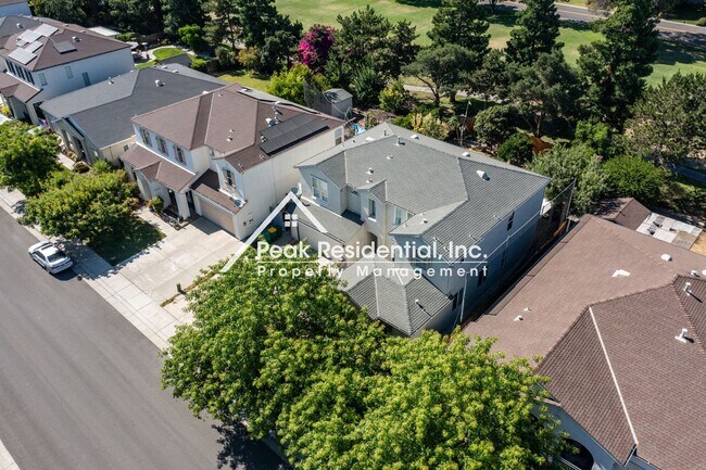 Building Photo - Spacious Stockton 5bd/3ba back up to Elkhorn Golf Club