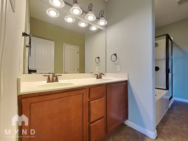 Building Photo - 9613 Solana Vista Loop