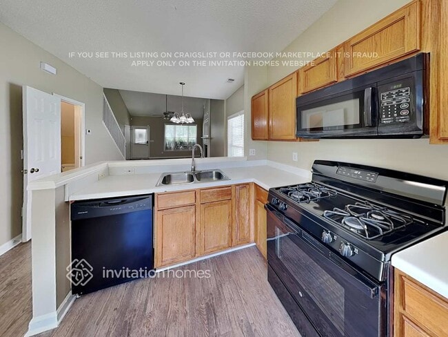 Building Photo - 1609 Heyford Cir NW