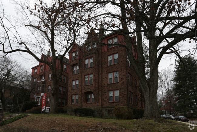 Primary Photo - Park Spring Manor