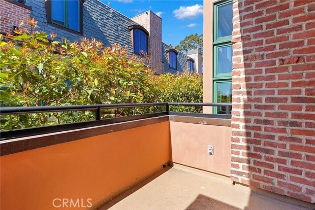 Building Photo - 2323 S Beverly Glen Blvd