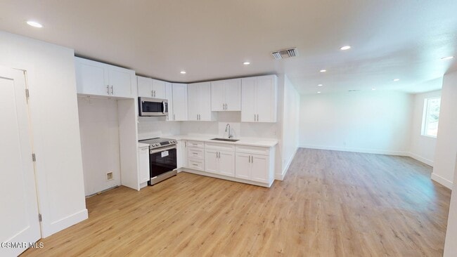 Building Photo - 371 Calle Nogal