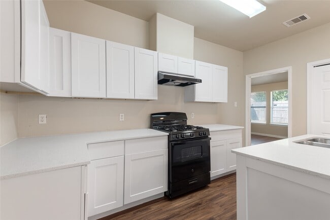 Building Photo - 14954 Huntington Willow Ln
