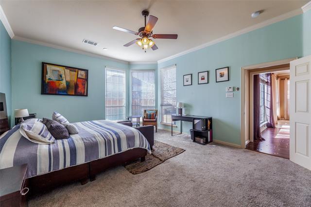 Building Photo - 920 Fannin Dr