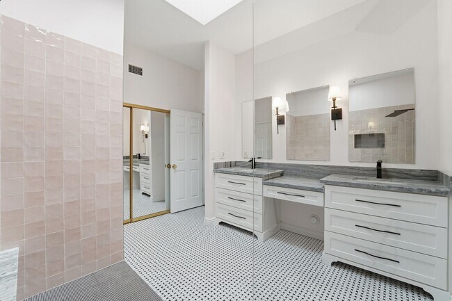 Building Photo - Welcome to this stunning 3-bedroom, 2-bathroom home in the heart of Scottsdale, AZ