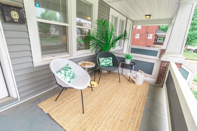 Primary Photo - 1125 Wilson Ave