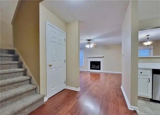 Building Photo - 5532 Robmont Dr
