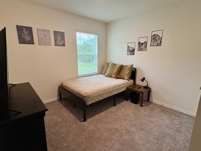 Building Photo - 373 Hickory Crse Trl