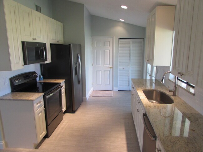 Building Photo - IntraCoastal Single Family Home