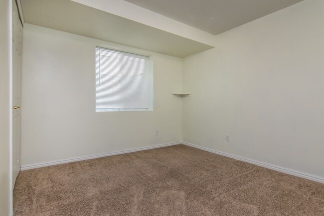 Building Photo - 5 Bedroom Home in Herriman; 2700 sq ft; Open Floor Plan