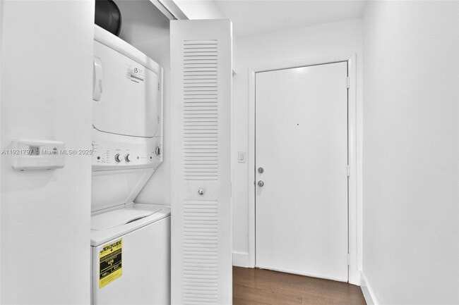 Building Photo - 234 NE 3rd St