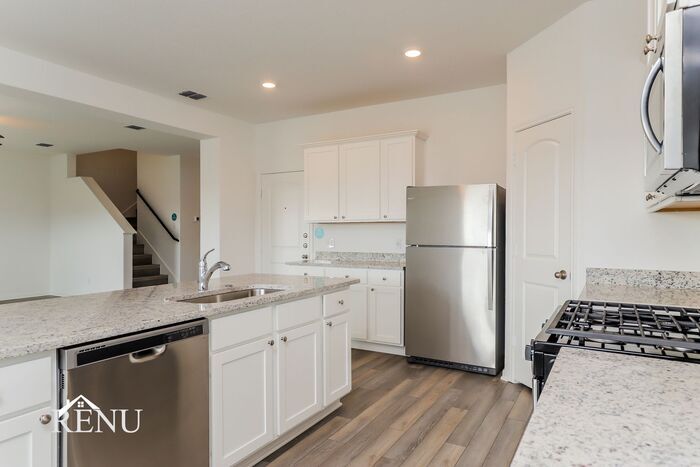 Building Photo - 2942 Jackson Smt