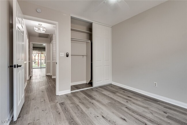 Building Photo - 5231 Dickens Dr