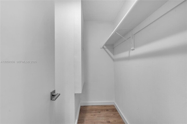 Building Photo - 9320 Fontainebleau Blvd