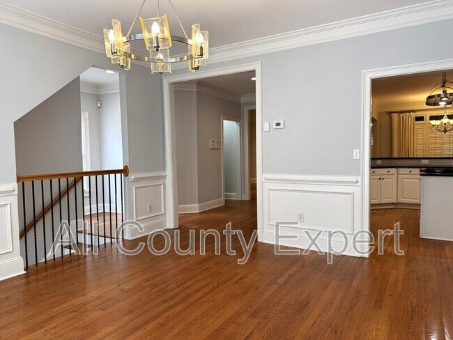 Building Photo - 871 Lenox Ct NE