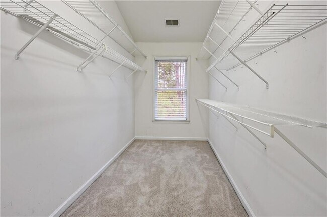 Building Photo - 600 Vinings Estates Dr SE