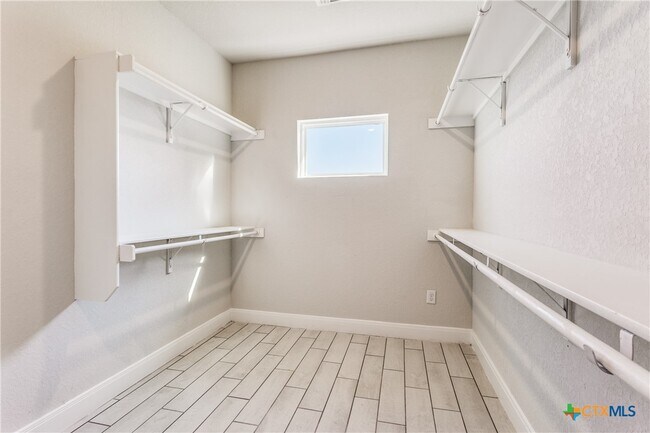 Building Photo - 2916 Hi Mesa