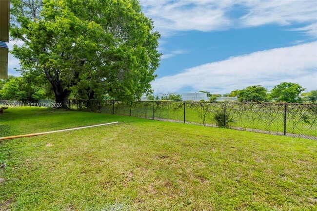 Building Photo - 7900 Fairview Dr