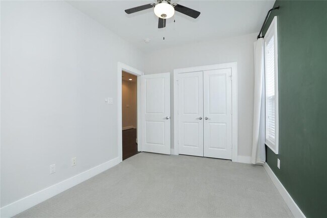 Building Photo - 843 E 28th St