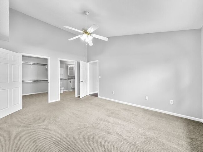 Building Photo - Beautiful 2BR 2BA Home w/ Sunroom • Full Kitchen Suite • Attached Garage in Columbus