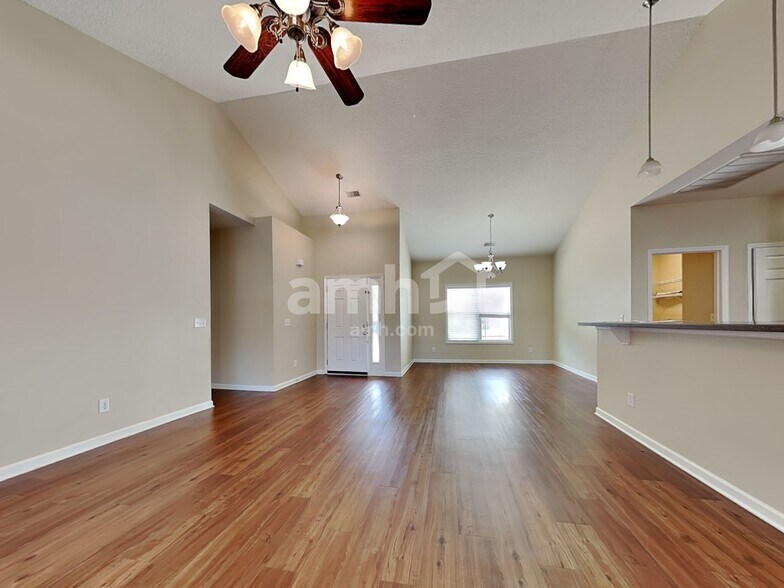 Building Photo - 7 Wyndham Dr