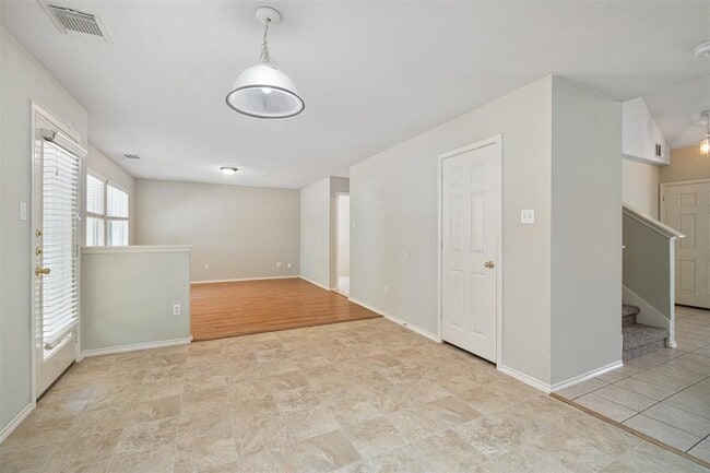 Building Photo - 808 Flatters Way