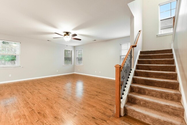 Building Photo - 432 War Admiral Ln