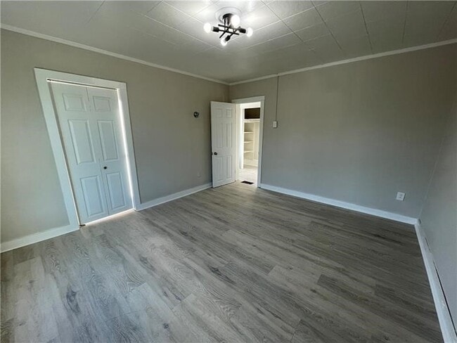 Building Photo - 405 Sumner Ave