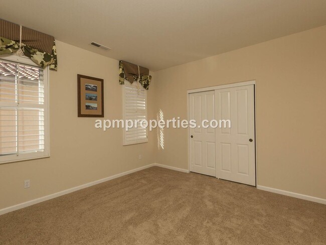 Building Photo - Upscale 3 Bedroom + Den, 4 bath, Detached Cottage, in Gale Ranch!