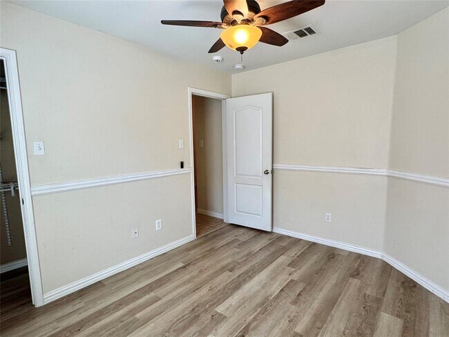 Building Photo - 155 Birdwell Ln