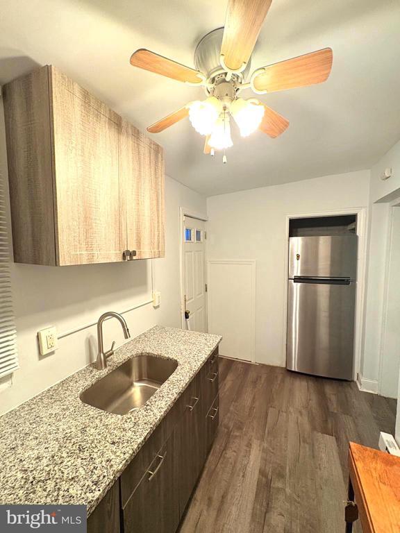 Building Photo - 226 S 49th St