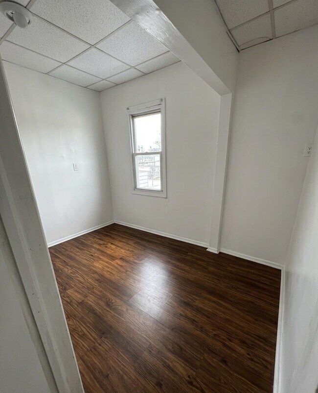 Building Photo - 133 Pamrapo Ave