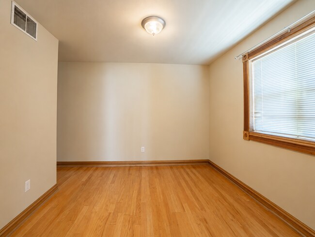 Building Photo - 501 N 20th St