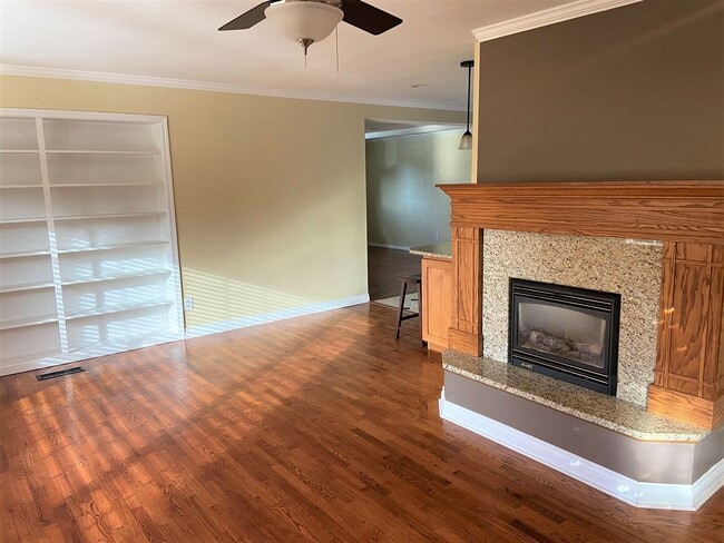 Building Photo - Classic Updated Home Near Whatcom Falls!