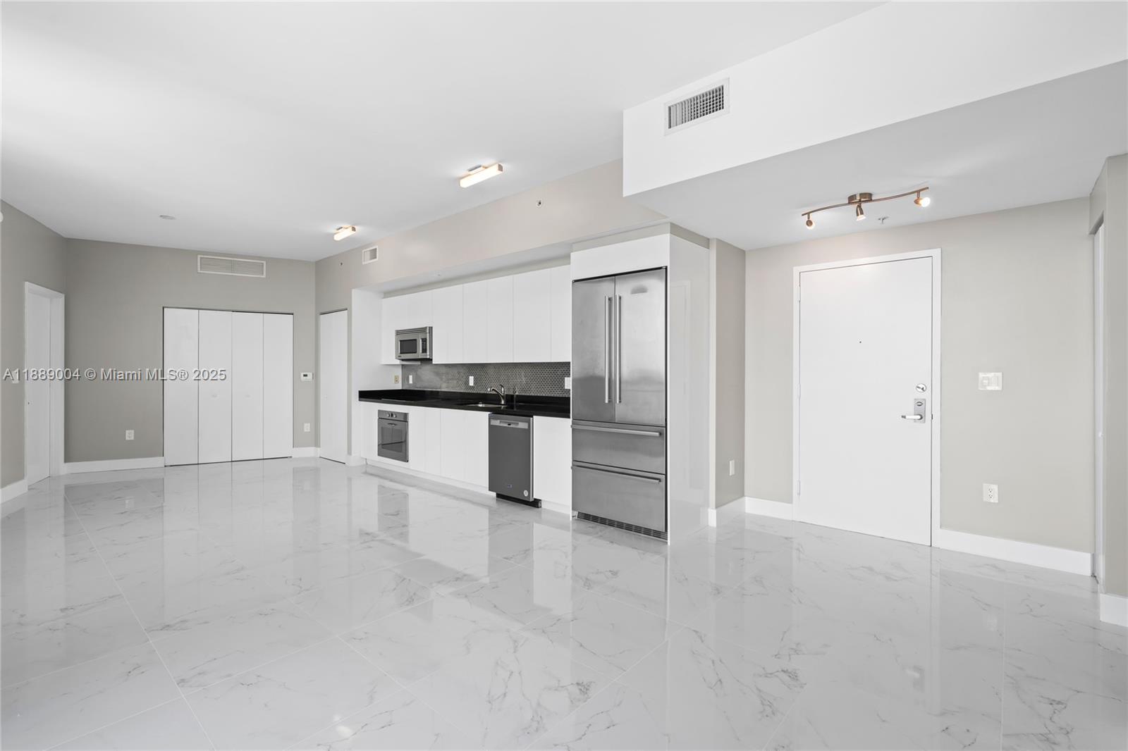 Building Photo - 92 SW 3rd St